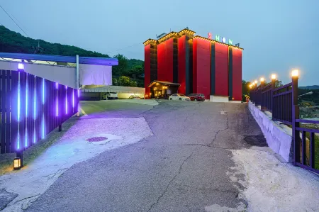 Anseong Show Отели рядом с достопримечательностью «Будда Myeongnyun-dong, Anseong-si, Gyeonggi-do»