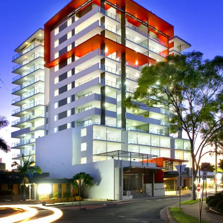 Edge Apartment Hotel Отели в г. Рокхемптон
