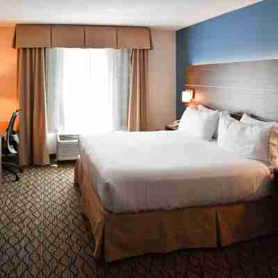 Holiday Inn Express & Suites Concord Rooms
