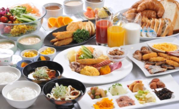 1. 호텔 크라운 힐..