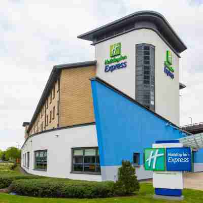 Holiday Inn Express Glasgow Airport Hotel Exterior