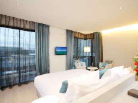 Centara Life Maris Resort Jomtien Hotels near Pattaya Floating Market