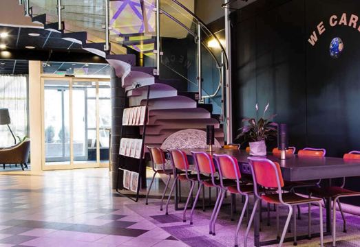 3. 컴포트 호텔 익..