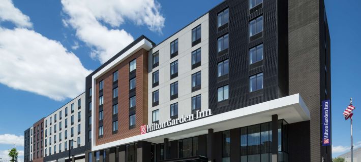 Hilton Garden Inn Madison Downtown Các khách sạn ở Madison