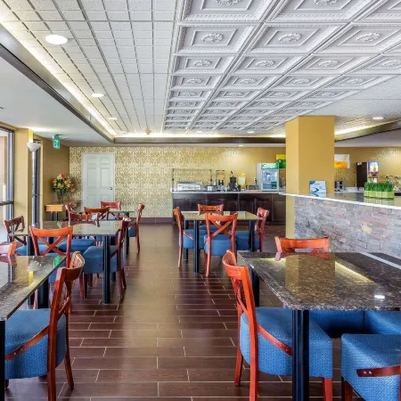 Quality Inn & Suites Near Robins Air Force Base