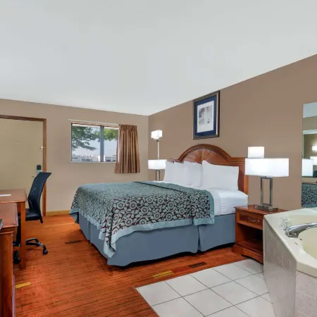 Days Inn by Wyndham Maumee/Toledo