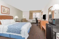 Days Inn by Wyndham Sidney NE - Pools