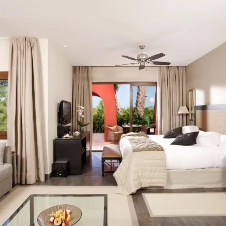 Asia Gardens Hotel & Thai Spa, a Royal Hideaway Hotel