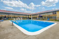 Econo Lodge Inn & Suites Triadelphia - Wheeling Hotels in Ohio County