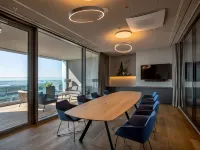 b'mine Frankfurt Airport, WorldHotels Crafted Hotels near Melody Karaoke Bar