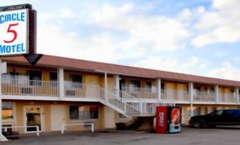 Circle 5 Motel