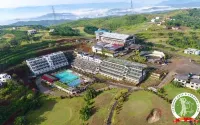 Cikidang Resort Cibadak 호텔