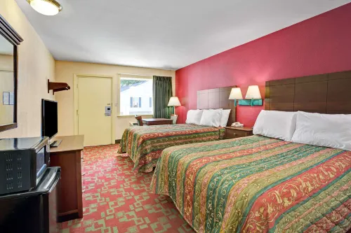 Days Inn by Wyndham Elizabeth City - parking