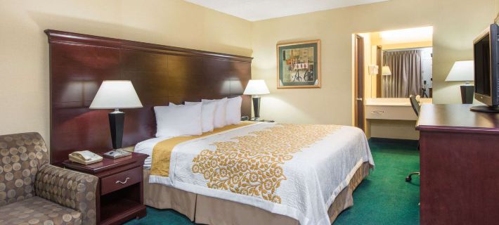 Days Inn by Wyndham Paducah I-24 Exit 4 Hotels in Paducah