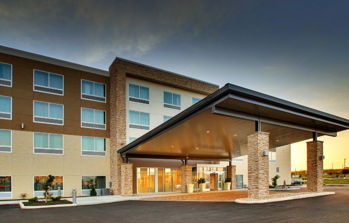 Holiday Inn Express & Suites FINDLAY NORTH by IHG