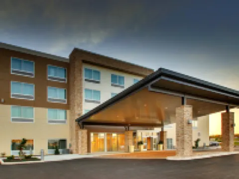 Holiday Inn Express & Suites FINDLAY NORTH by IHG Hotels in Findlay