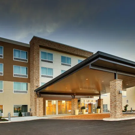 Holiday Inn Express & Suites FINDLAY NORTH by IHG