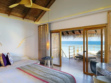 Constance Moofushi Отели в г. Himandhoo