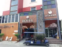 Bangkok Travel Suites Hotel Hotel in zona The Key Prachachuen