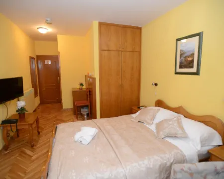 Hotel Marija โรงแรมในโคเตอร์