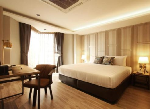 โรงแรมแอทนเรศ