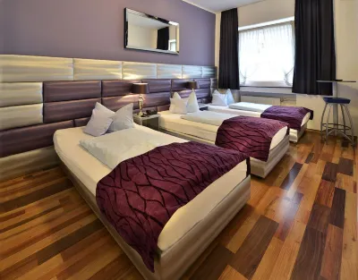 Hotel am Wehrhahn Hotels near Kunstsammlung Nordrhein-Westfalen