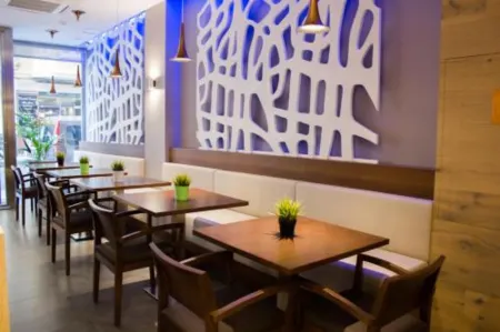 Hotel Gran Via Отели рядом с достопримечательностью «Pk2»