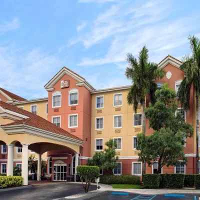 Best Western Plus Miami-Doral/Dolphin Mall Hoteles cerca de Santa's Enchanted Forest