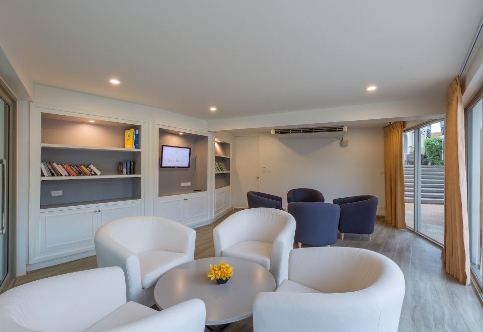 차날라이 플로라 리조트