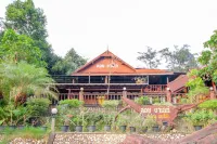 Loy Chalet Resort - Parking