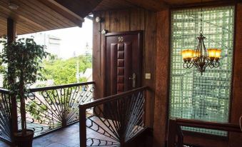 B & B Comfy Inn