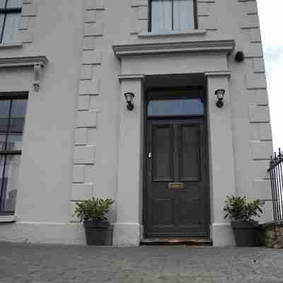 Immaculate 1-Bed Apartment in Merthyr Tydfil Hotel Exterior