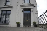 Immaculate 1-Bed Apartment in Merthyr Tydfil Hotels in 