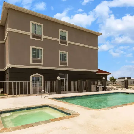 La Quinta Inn & Suites by Wyndham Bridgeport