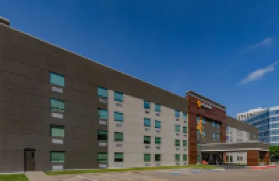 La Quinta Inn & Suites by Wyndham Houston Southwest Hotels near Plazamericas Mall