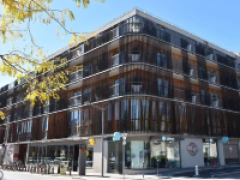 アドニスリヨンドックウエスト リヨンのホテル