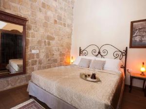 Porolithos Boutique Hotel