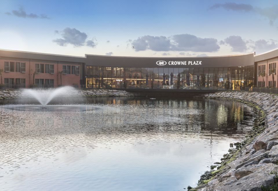 Crowne Plaza - Istanbul Tuzla Viaport Marina, an IHG Hotel - Housity