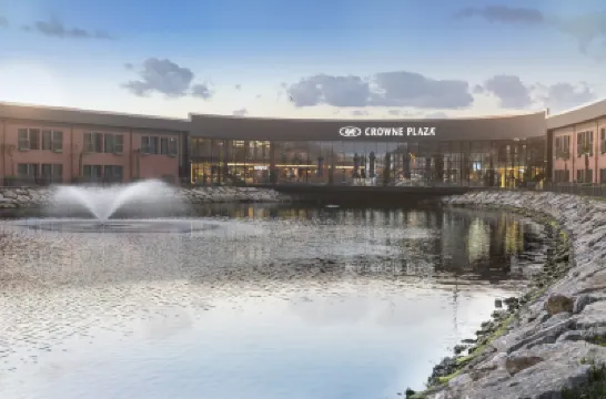 Crowne Plaza ISTANBUL TUZLA VIAPORT MARINA by IHG Hotel di Istanbul