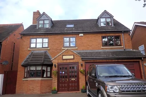 Hay Lane Lodge Bed & Breakfast Accommodation, Solihull - Parking