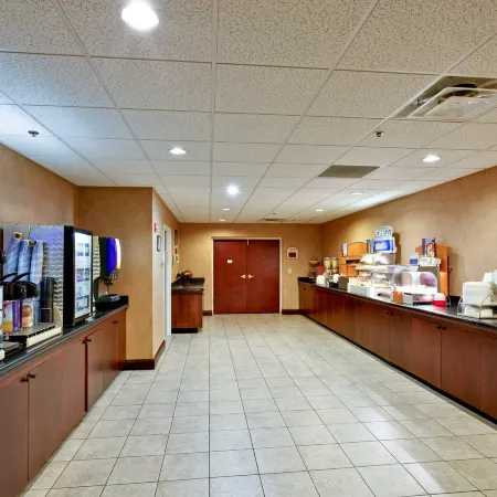 Holiday Inn Express & Suites KINGSPORT-MEADOWVIEW I-26 by IHG