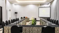 Raden Wijaya Hotel & Convention Puri 호텔