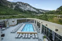 Cliff Lodge and Spa Hotels in Snowbird