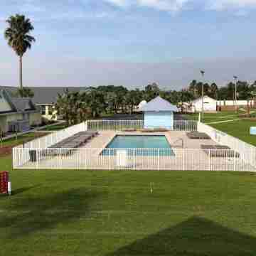 Travelodge by Wyndham Panama City Beach / Beachfront Fitness & Recreational Facilities