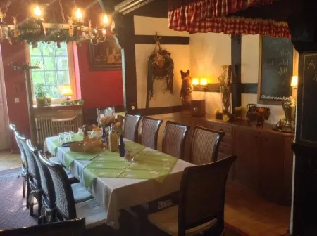 Gasthof Altes Farmhaus Und Apartment Отели в г. Ленгерих