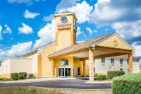 Quality Suites Hotels in Saint Charles