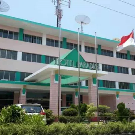 Paradise Hotel Отели в г. Танджунг-Балай-Каримун