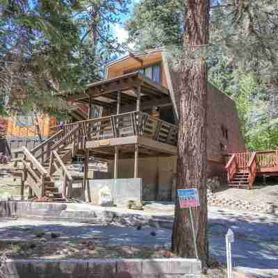 Comfy Cubby Hotel Exterior