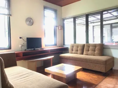 The Osaka House Villa Kota Bunga by Citrus House 인도네시아 꽃공원 주변 호텔