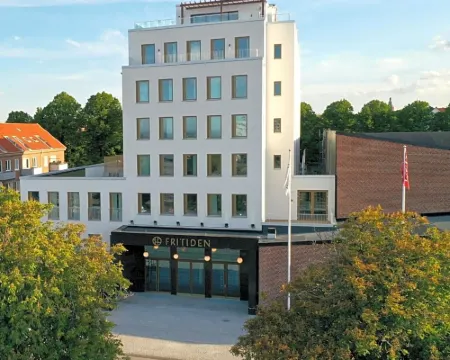 ฟรีทิเดน โฮเทลและคองเกรส โรงแรมในYstad